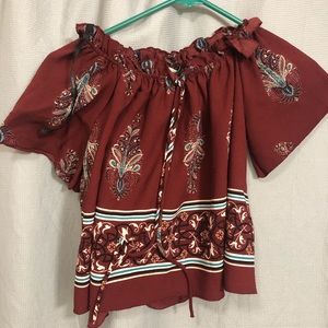 Cute off-shoulder short sleeve crop top